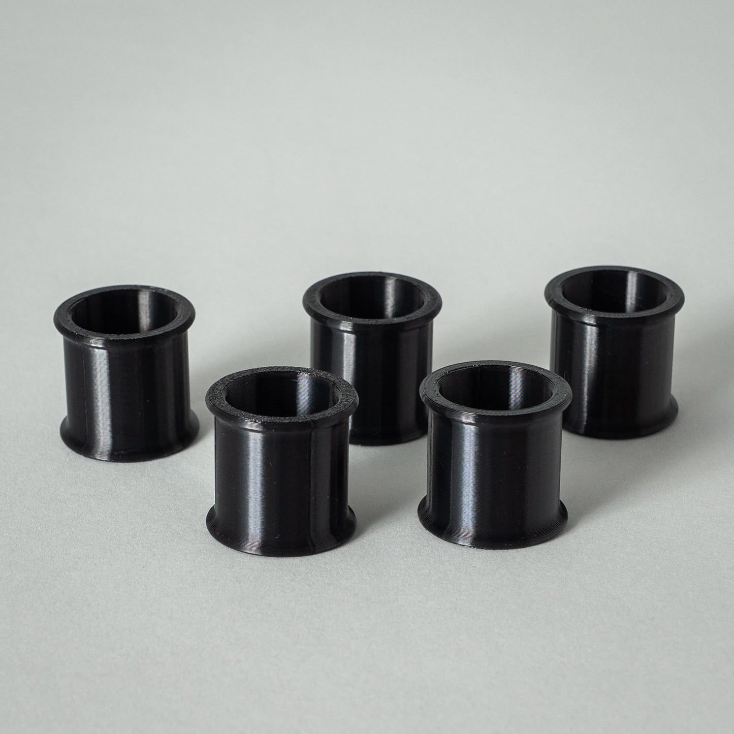 Rolle Klebeband für 25 mm Breite, von setbedarf, zeigt das Band auf der Rolle in einer Nahaufnahme.