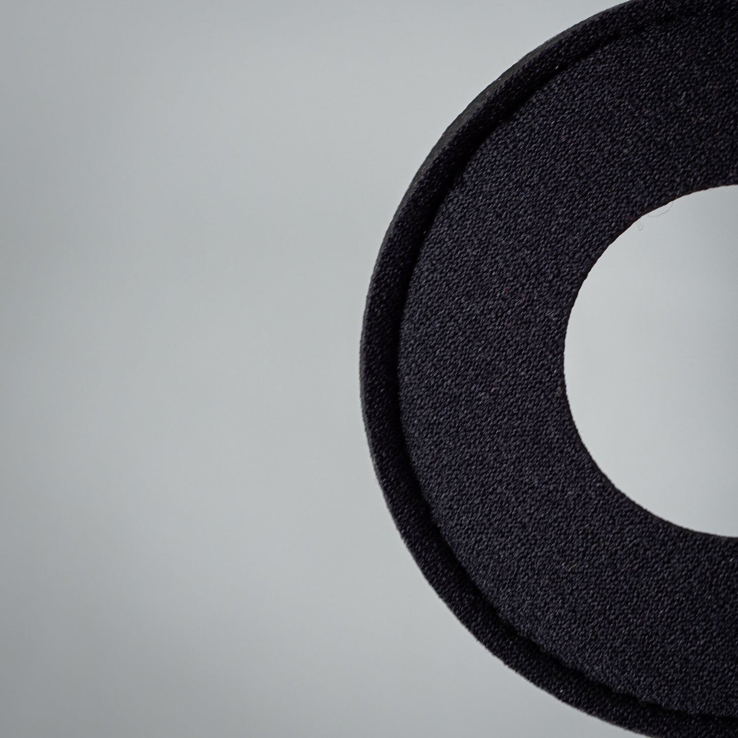 Große runde Eye-Cushion aus Bluestar Augenleder mit Fleece, bequemes Augenpolster von setbedarf.