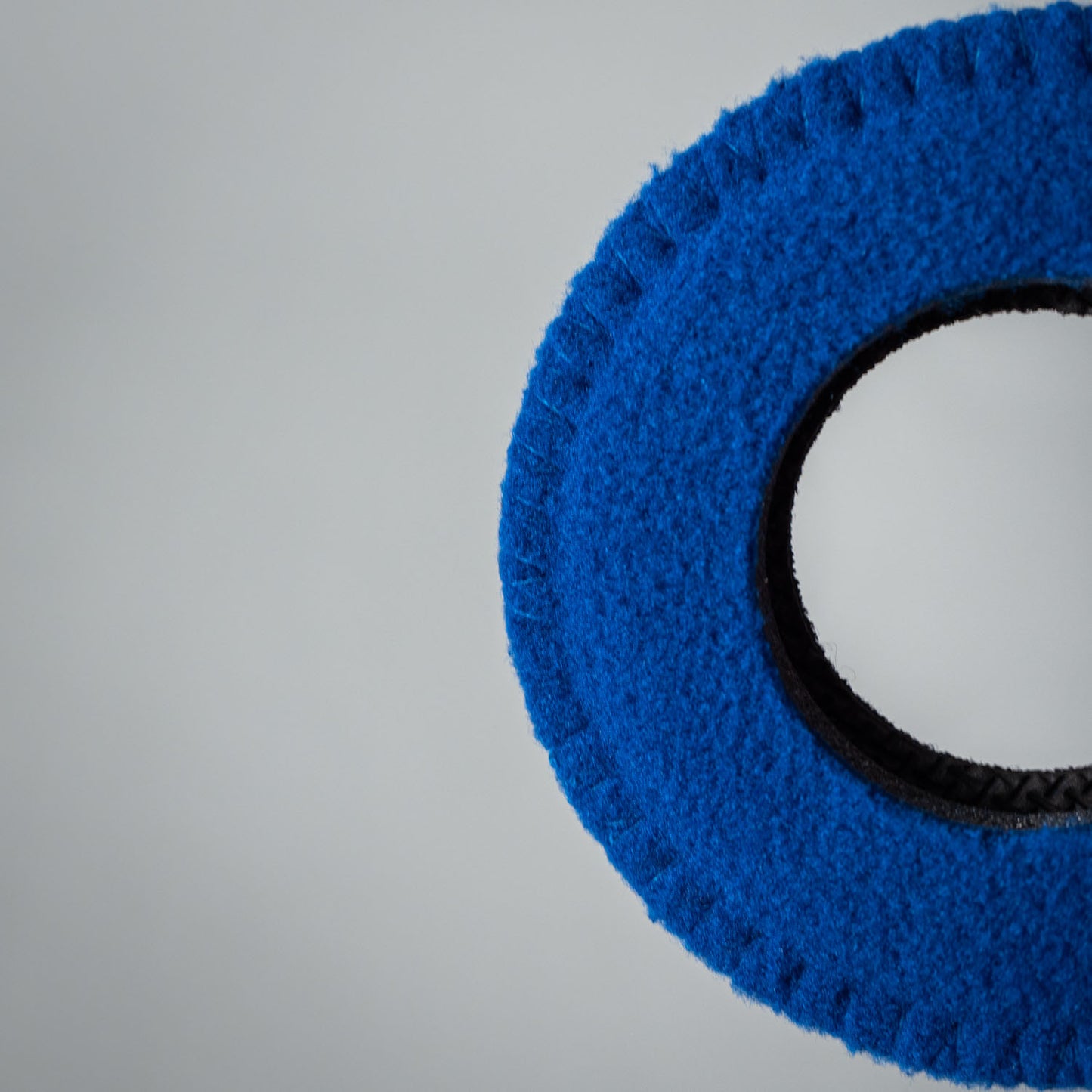 Runde große Blaufarben Augenleder-Polster mit Fleecefutter, von setbedarf, für komfortables Augenlid-Design.