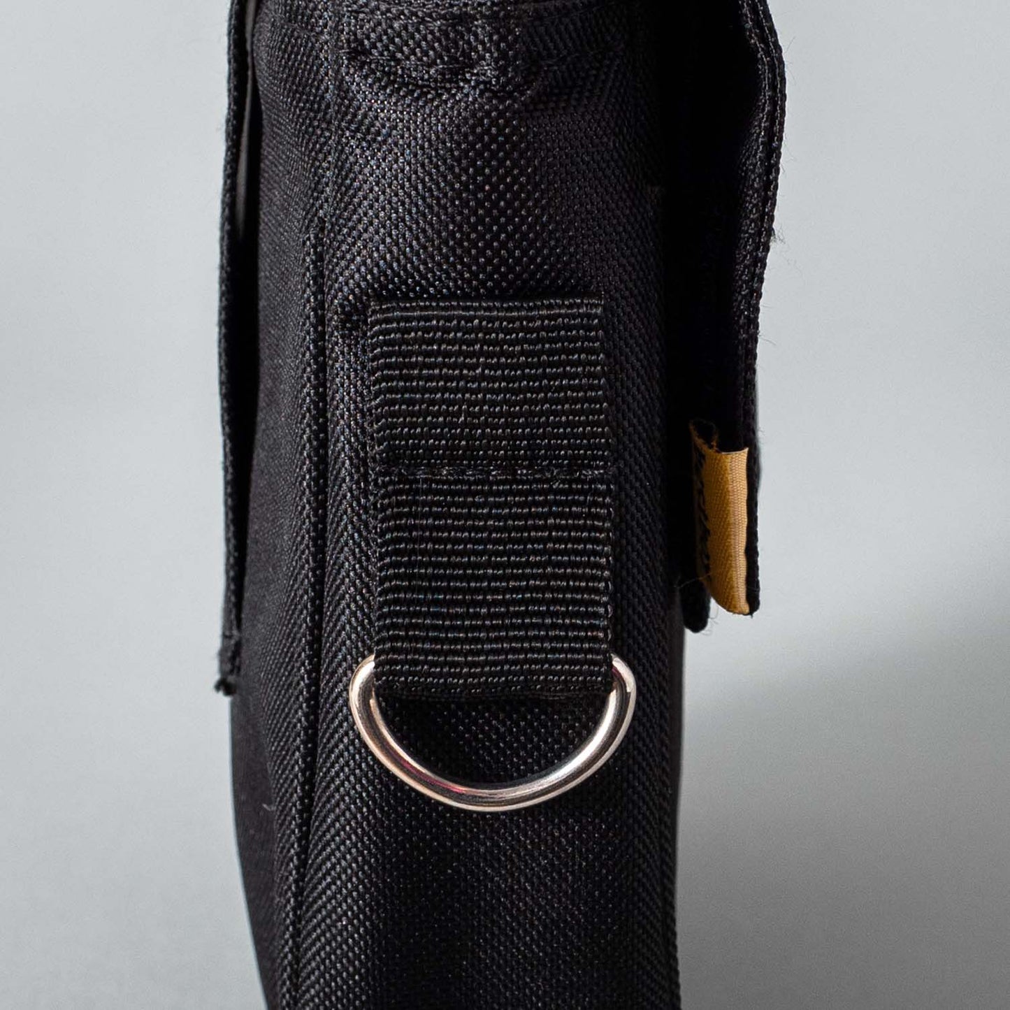 Gürteltasche Little Joe von Bestboy, braune Leder-Optik, mit Reißverschluss und verstellbarem Gürtel, auf weißem Hintergrund.