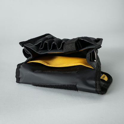 Gürteltasche Adam von Bestboy, schwarze Ledertasche mit verstellbarem Gurt, ideal für unterwegs und moderne Outfits