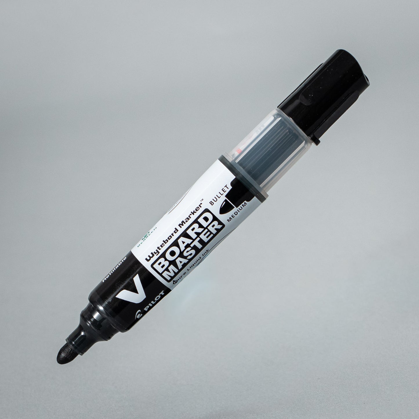 Klappenstift Pilot V-Board Master, schwarzer Markierstift für Whiteboards, feine Spitze, langlebiger Kugelschreiber