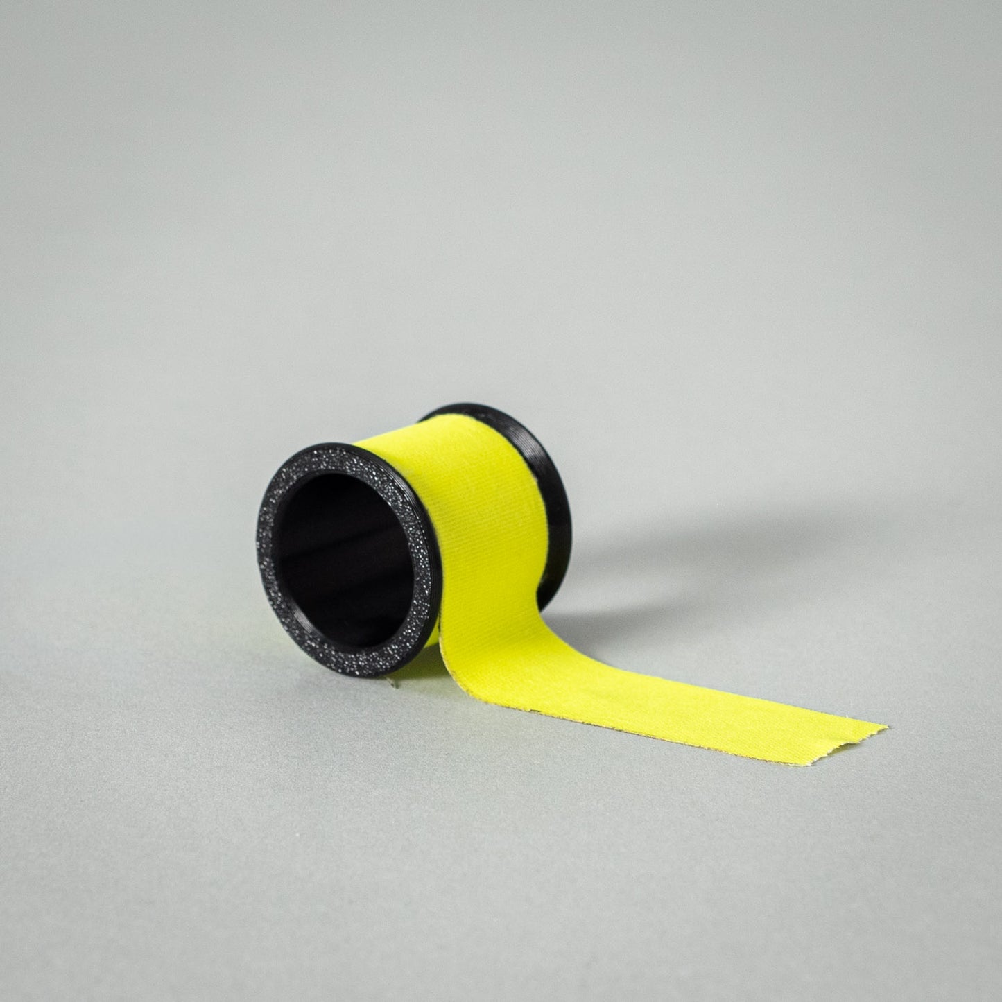 Rollentape für 25 mm Breite von setbedarf, glänzende transparente Klebebandrolle auf Kartonspule, ideal für Klebearbeiten